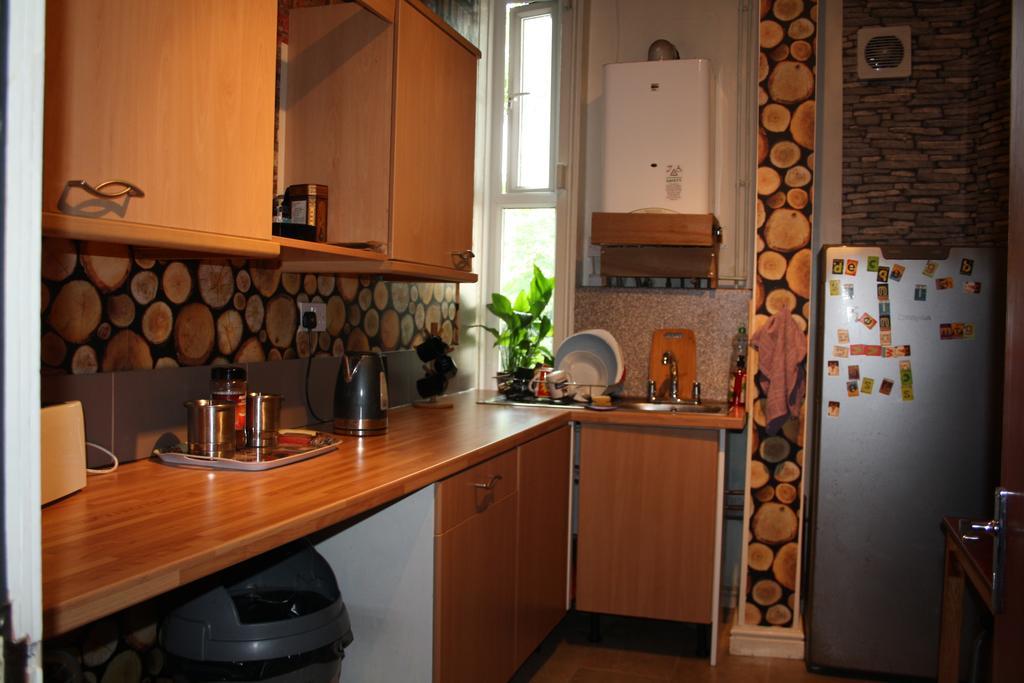 East Midlands Guesthouse Дарби Екстериор снимка